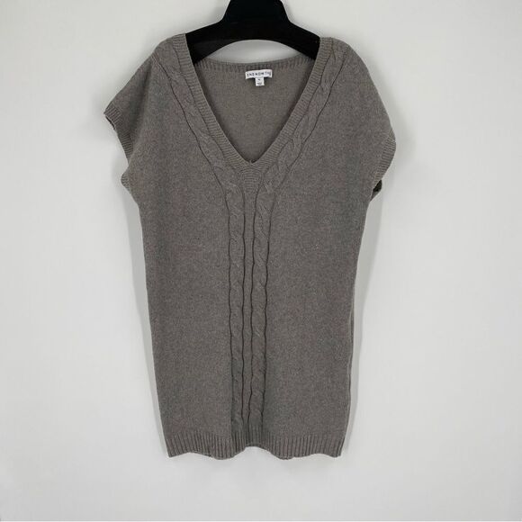 And Now This Women’s V Neck Sleeveless Knit Tunic Sweater size XL Gray - Picture 1 of 4